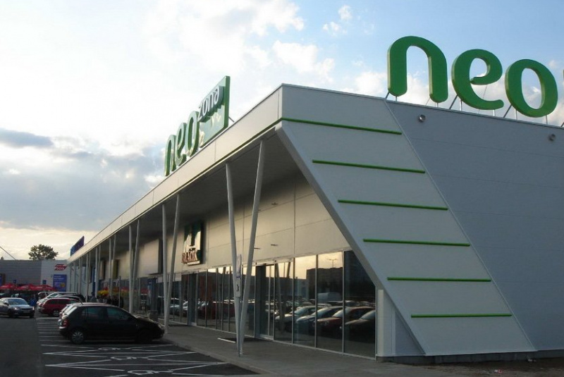 Obchodné stavby / NEO-ZÓNA, obchodné centrum - foto