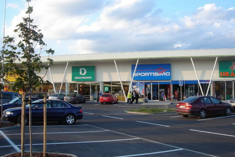 Obchodné stavby / NEO-ZÓNA, obchodné centrum - foto