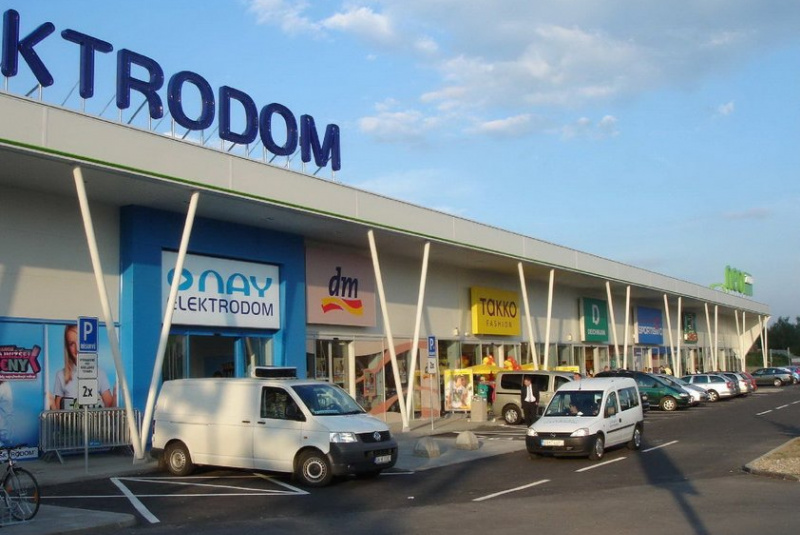Obchodné stavby / NEO-ZÓNA, obchodné centrum - foto