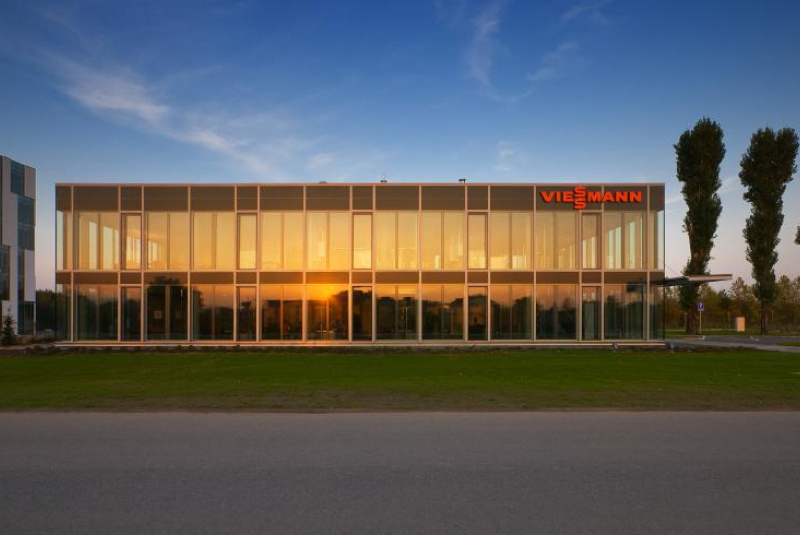 Občianske budovy / VIESSMANN, centrála - foto Občianske budovy / VIESSMANN, centrála - foto