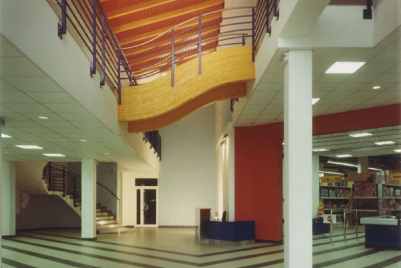 Obchodné stavby / Veľkoobchod GLOBAL EXPRESS - foto Obchodné stavby / Veľkoobchod GLOBAL EXPRESS - foto